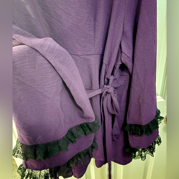 Bloomchic wrap shirt/jacket. Size 26 purple with black lace - Picture 2 of 2